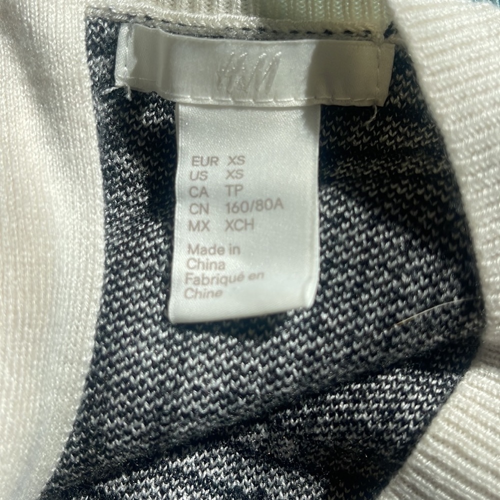 H&M houndstooth Sweater size XS zipper back - Picture 7 of 7